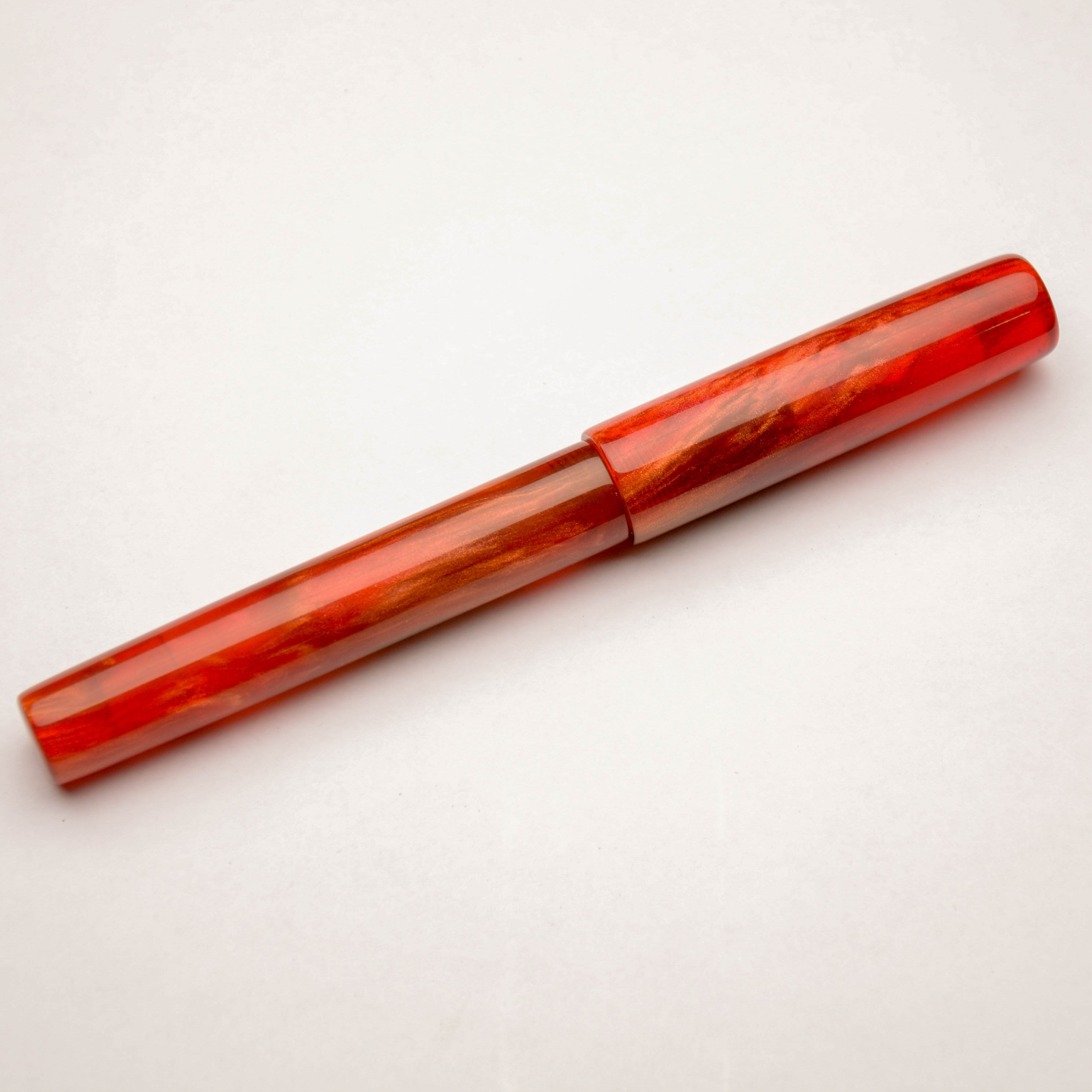 Fountain Pen - Bock #6 - 13 mm - In-house semi transparent material with multiple reds and gold